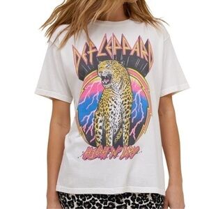 Def Leppard Women’s High and Dry White Graphic T shirt NWOT